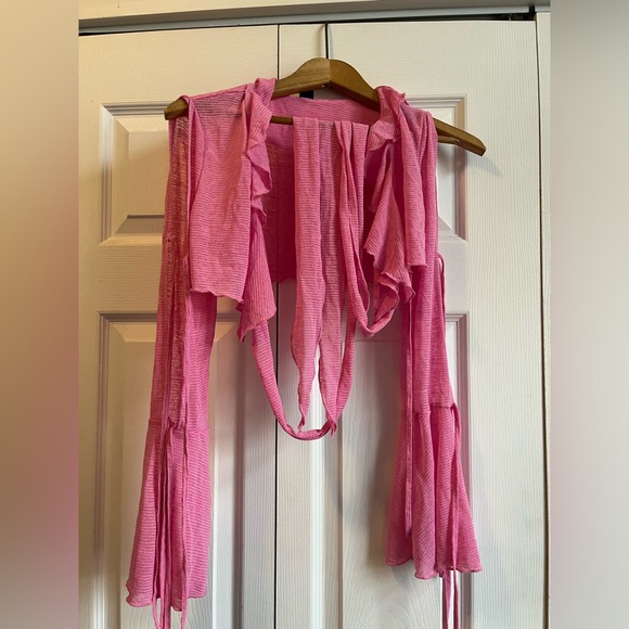 Cute 00’ Barbie top 💕 - Picture 3 of 3